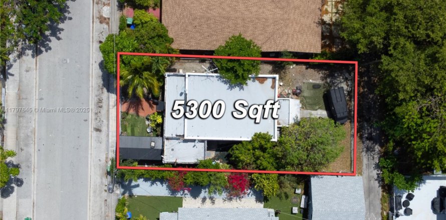 Villa ou maison à Miami, Floride 3 chambres, 127.46 m2 № 2059785