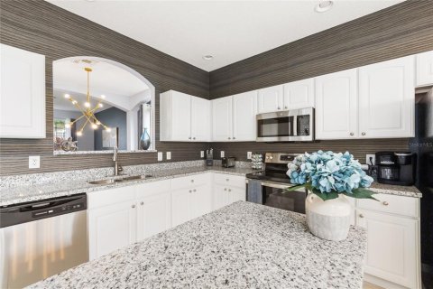Casa en venta en Kissimmee, Florida, 7 dormitorios, 270.72 m2 № 1839977 - foto 17