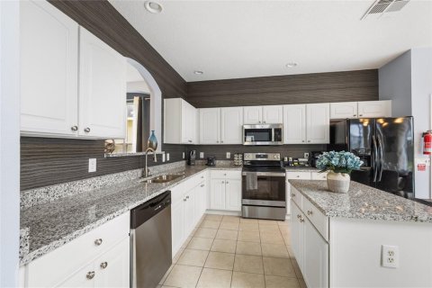 Casa en venta en Kissimmee, Florida, 7 dormitorios, 270.72 m2 № 1839977 - foto 14