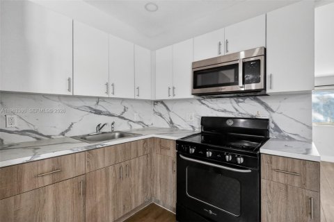 Casa en alquiler en Miami, Florida, 2 dormitorios, 78.78 m2 № 2025444 - foto 4
