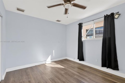 Casa en alquiler en Miami, Florida, 2 dormitorios, 78.78 m2 № 2025444 - foto 15