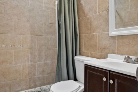 Casa en alquiler en Miami, Florida, 2 dormitorios, 78.78 m2 № 2025444 - foto 7