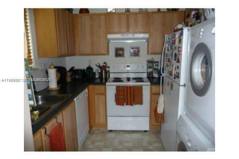 Adosado en alquiler en North Miami Beach, Florida, 3 dormitorios, 104.33 m2 № 1993621 - foto 8