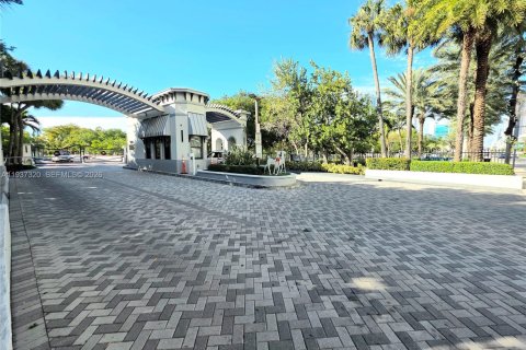 Adosado en Sunny Isles Beach, Florida 4 dormitorios, 225.29 m2 № 1995171