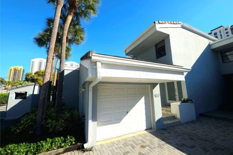 Adosado en venta en Sunny Isles Beach, Florida, 4 dormitorios, 225.29 m2 № 1995171 - foto 17