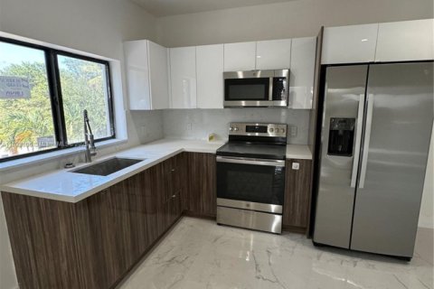 Commercial property in Miami, Florida 374.02 sq.m. № 1316151 - photo 15