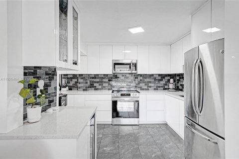 Villa ou maison à vendre à Pompano Beach, Floride: 3 chambres, 101.91 m2 № 1987676 - photo 5