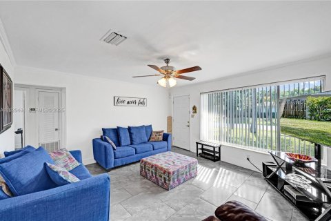 Villa ou maison à vendre à Pompano Beach, Floride: 3 chambres, 101.91 m2 № 1987676 - photo 13