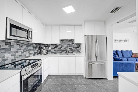 Villa ou maison à vendre à Pompano Beach, Floride: 3 chambres, 101.91 m2 № 1987676 - photo 8