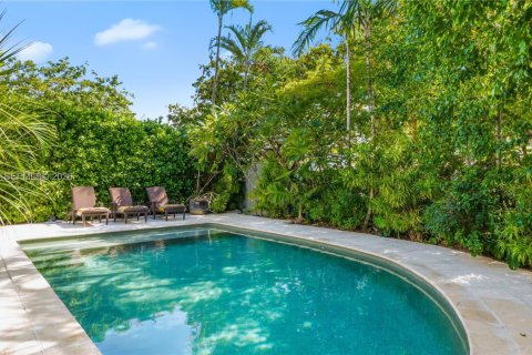 Casa en alquiler en Miami Beach, Florida, 4 dormitorios, 351.45 m2 № 2054976 - foto 30