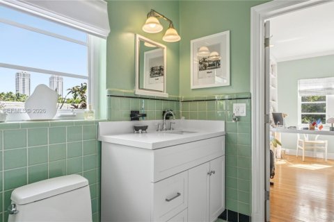 Casa en alquiler en Miami Beach, Florida, 4 dormitorios, 351.45 m2 № 2054976 - foto 20