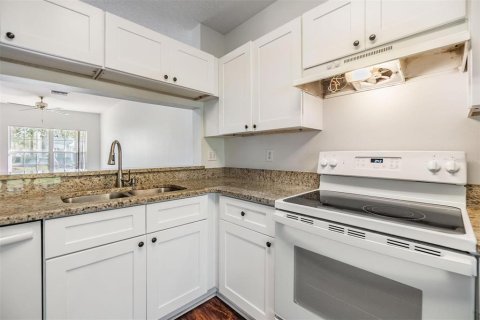 Townhouse in Brandon, Florida 2 bedrooms, 103.12 sq.m. № 1915127 - photo 15