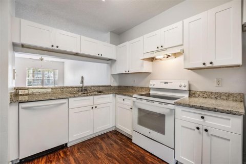 Townhouse in Brandon, Florida 2 bedrooms, 103.12 sq.m. № 1915127 - photo 14