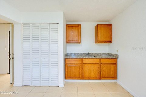 Снять в аренду коммерческую недвижимость в Дейтона-Бич, Флорида 212м2, № 1615774 - фото 6