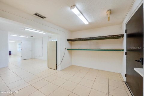 Снять в аренду коммерческую недвижимость в Дейтона-Бич, Флорида 212м2, № 1615774 - фото 8