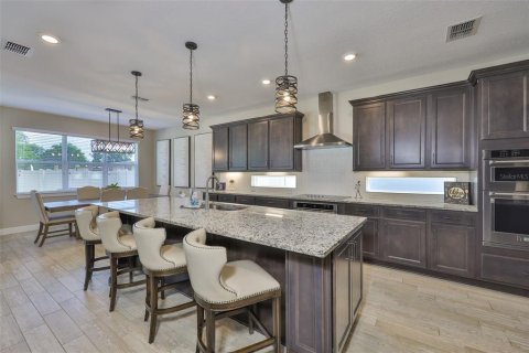 House in Valrico, Florida 5 bedrooms, 396.88 sq.m. № 1804716 - photo 16