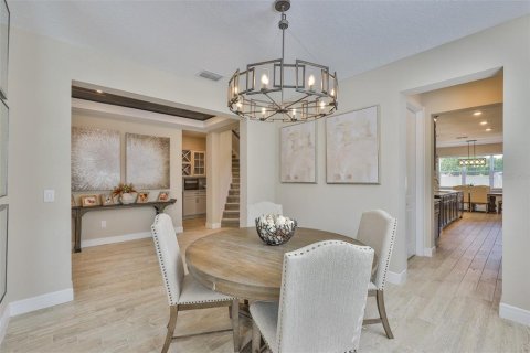 House in Valrico, Florida 5 bedrooms, 396.88 sq.m. № 1804716 - photo 7