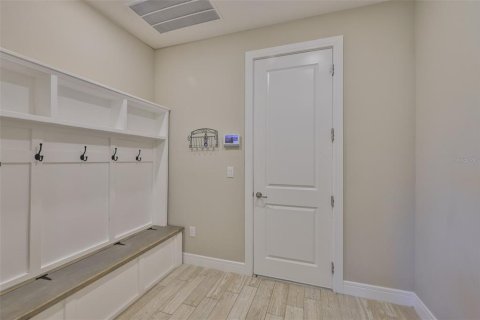 House in Valrico, Florida 5 bedrooms, 396.88 sq.m. № 1804716 - photo 27