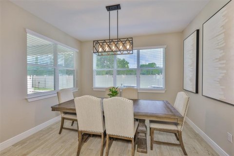 House in Valrico, Florida 5 bedrooms, 396.88 sq.m. № 1804716 - photo 22