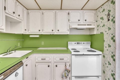 Copropriété à vendre à Aventura, Floride: 1 chambre, 70.14 m2 № 1962097 - photo 23