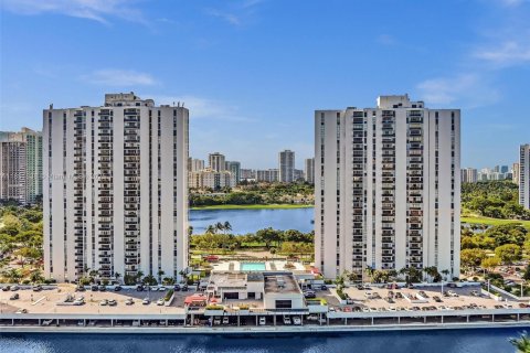 Copropriété à vendre à Aventura, Floride: 1 chambre, 70.14 m2 № 1962097 - photo 2