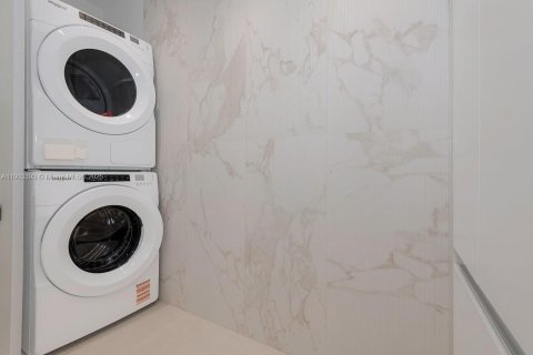 Copropriété à louer à Miami Beach, Floride: 2 chambres, 78.97 m2 № 2334947 - photo 21