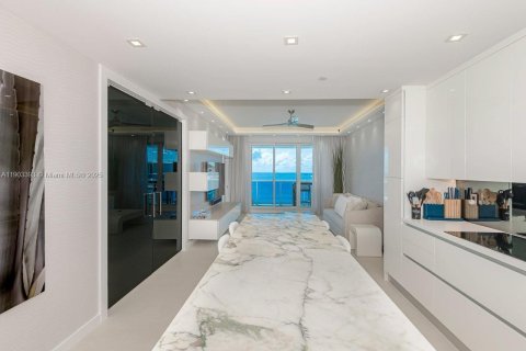 Copropriété à louer à Miami Beach, Floride: 2 chambres, 78.97 m2 № 2334947 - photo 13