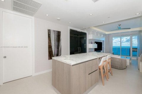 Copropriété à louer à Miami Beach, Floride: 2 chambres, 78.97 m2 № 2334947 - photo 11