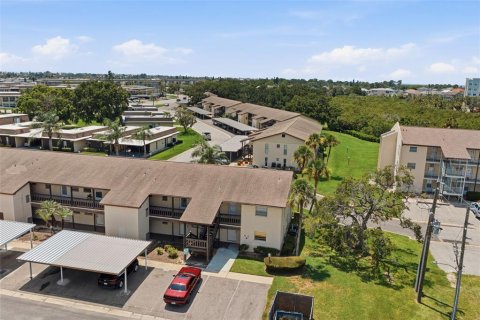 Condo in New Port Richey, Florida, 2 bedrooms № 2216706 - photo 24
