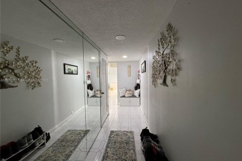 Купить кондоминиум в Авентура, Флорида 2 спальни, 149.11м2, № 1804336 - фото 2