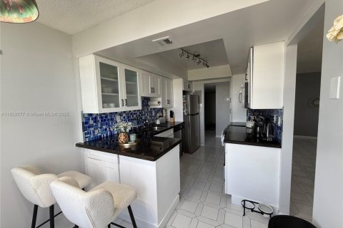 Купить кондоминиум в Авентура, Флорида 2 спальни, 149.11м2, № 1804336 - фото 3