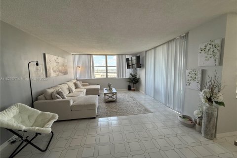 Купить кондоминиум в Авентура, Флорида 2 спальни, 149.11м2, № 1804336 - фото 7
