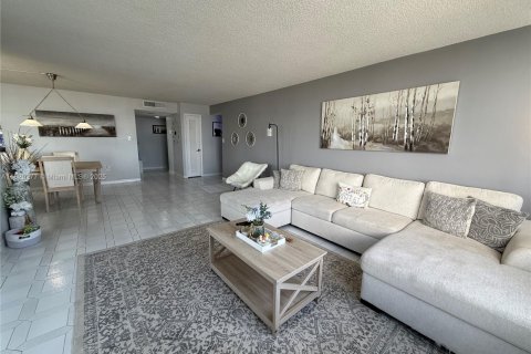 Купить кондоминиум в Авентура, Флорида 2 спальни, 149.11м2, № 1804336 - фото 8