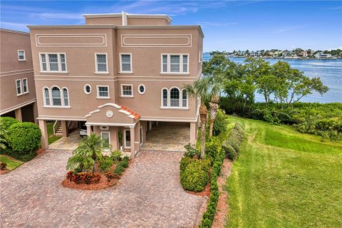 Touwnhouse à vendre à Dunedin, Floride: 4 chambres, 263.1 m2 № 2399470 - photo 7