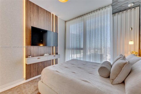 Condo in Miami, Florida, 1 bedroom  № 2026815 - photo 11