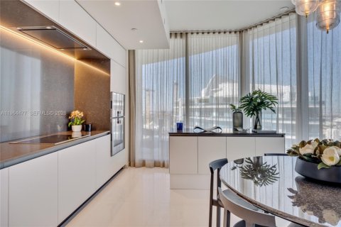 Condo in Miami, Florida, 1 bedroom  № 2026815 - photo 7