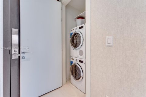 Condo in Miami, Florida, 1 bedroom  № 2026815 - photo 21