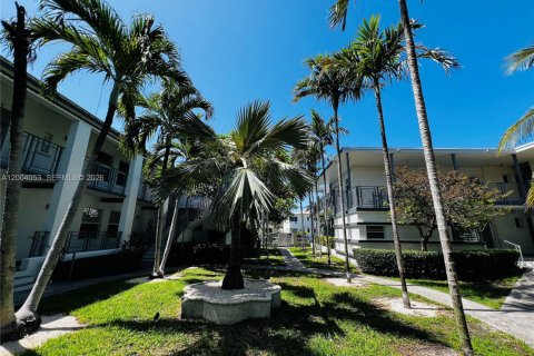 Apartment in Miami Beach, Florida 1 bedroom, 74.32 sq.m. № 2068279 - photo 17