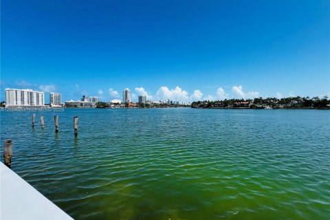 Apartment in Miami Beach, Florida 1 bedroom, 74.32 sq.m. № 2068279 - photo 20