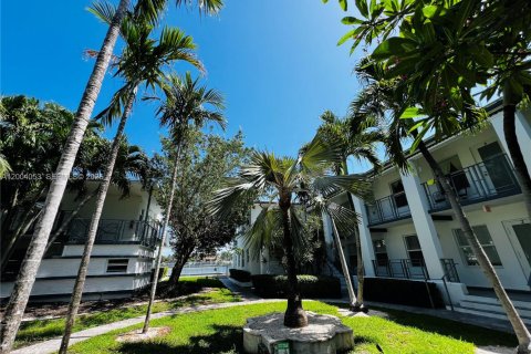 Apartment in Miami Beach, Florida 1 bedroom, 74.32 sq.m. № 2068279 - photo 2