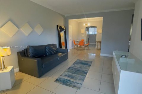 House in Miami Beach, Florida 1008.83 sq.m. № 1971079 - photo 4