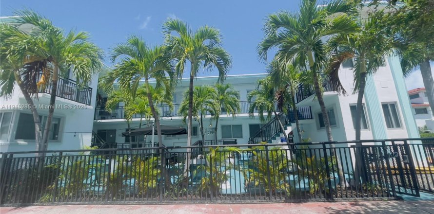 Studio in Miami Beach, Florida № 1971079