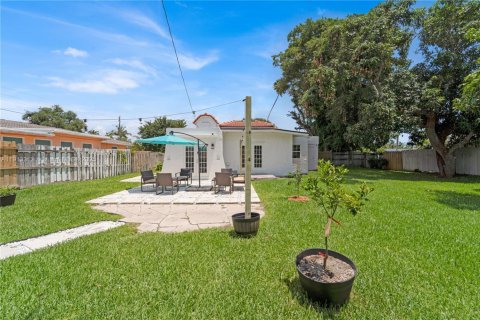 House in Lake Park, Florida 3 bedrooms, 97.73 sq.m. № 2018909 - photo 6