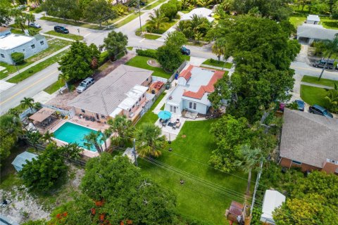 House in Lake Park, Florida 3 bedrooms, 97.73 sq.m. № 2018909 - photo 26