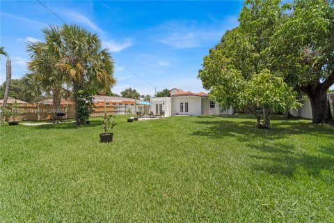 House in Lake Park, Florida 3 bedrooms, 97.73 sq.m. № 2018909 - photo 7