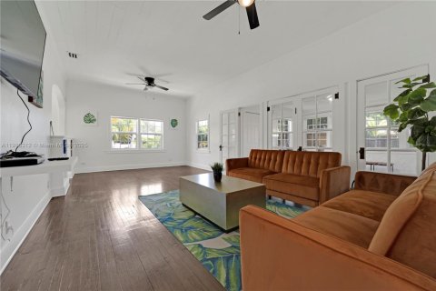 House in Lake Park, Florida 3 bedrooms, 97.73 sq.m. № 2018909 - photo 20