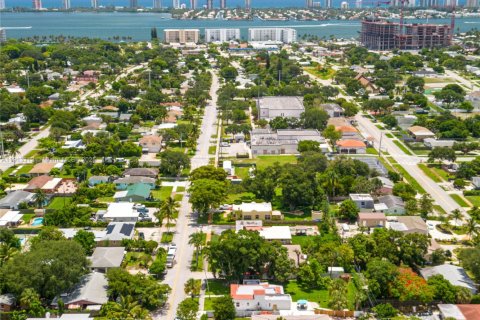 House in Lake Park, Florida 3 bedrooms, 97.73 sq.m. № 2018909 - photo 29