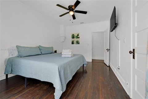 House in Lake Park, Florida 3 bedrooms, 97.73 sq.m. № 2018909 - photo 15