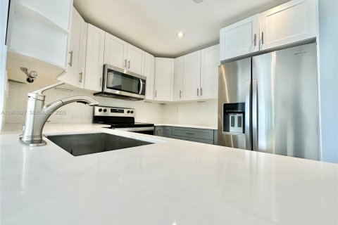 Снять в аренду кондоминиум в Пемброк-Пайнс, Флорида 2 спальни, 81.85м2, № 2033701 - фото 9