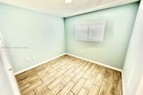 Снять в аренду кондоминиум в Пемброк-Пайнс, Флорида 2 спальни, 81.85м2, № 2033701 - фото 28